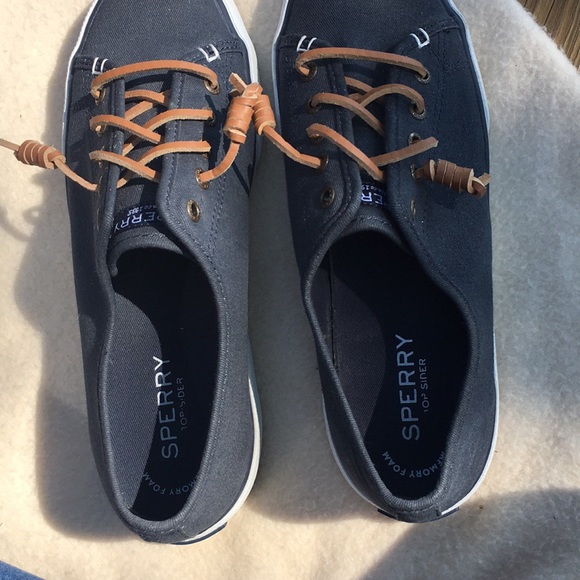 SPERRY TOP SIDER Navy Blue, fits more like a 7 - Picture 4 of 14